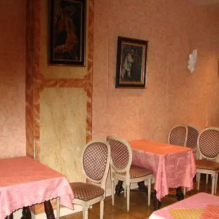Alfred Gare Du Nord Hotel